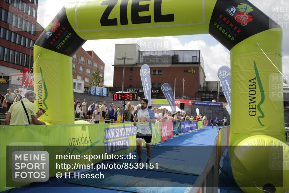 10.08.2025 - GEWOBA Citytriathlon Bremen H.Heesch http://msf.ph/oto/8539151 10.08.2025 11:47:28 Ziel  meine-sportfotos.de