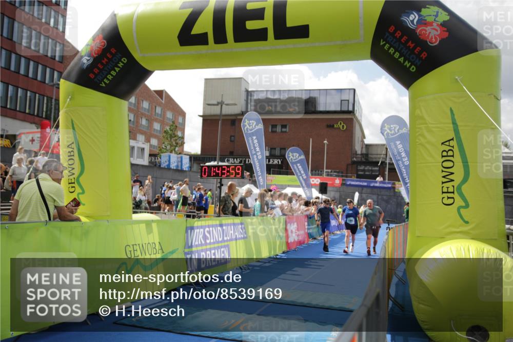 10.08.2025 - GEWOBA Citytriathlon Bremen H.Heesch http://msf.ph/oto/8539169 10.08.2025 11:47:36 Ziel 415 meine-sportfotos.de