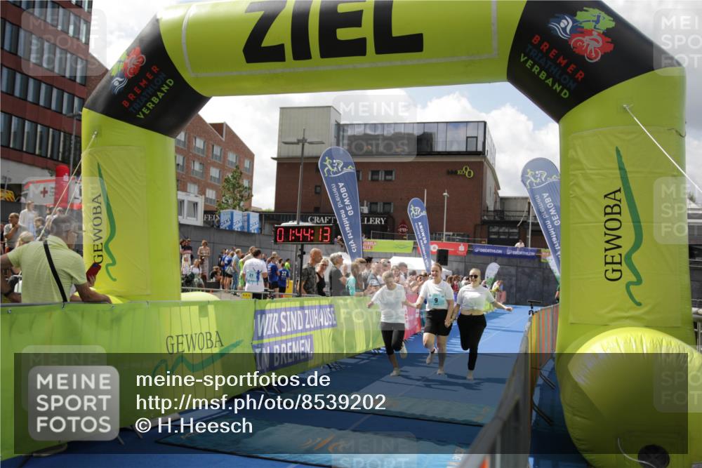 10.08.2025 - GEWOBA Citytriathlon Bremen H.Heesch http://msf.ph/oto/8539202 10.08.2025 11:47:51 Ziel 179 meine-sportfotos.de