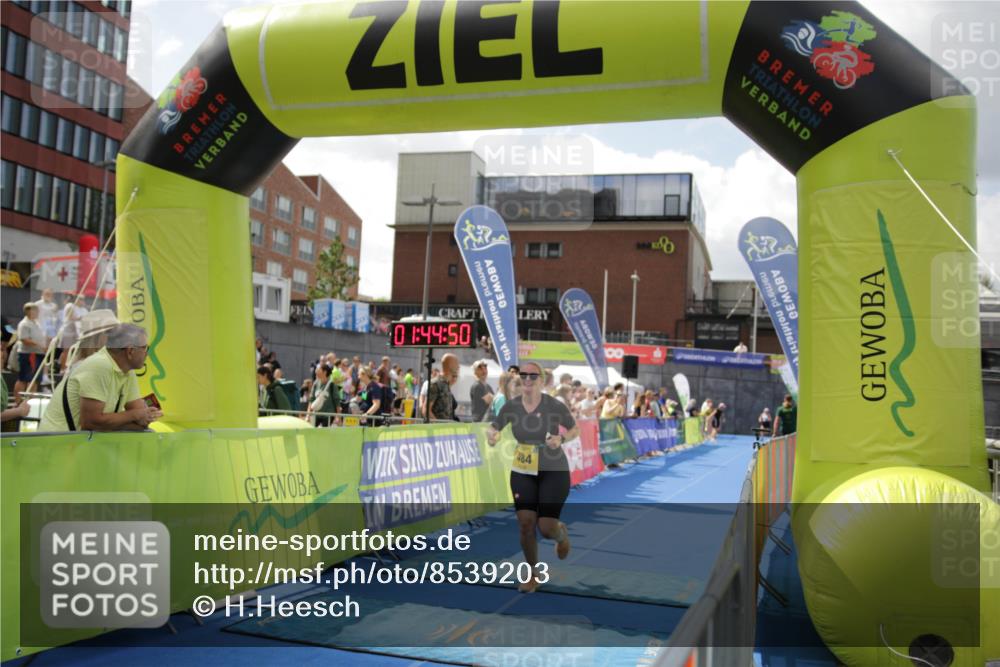 10.08.2025 - GEWOBA Citytriathlon Bremen H.Heesch http://msf.ph/oto/8539203 10.08.2025 11:48:27 Ziel  meine-sportfotos.de