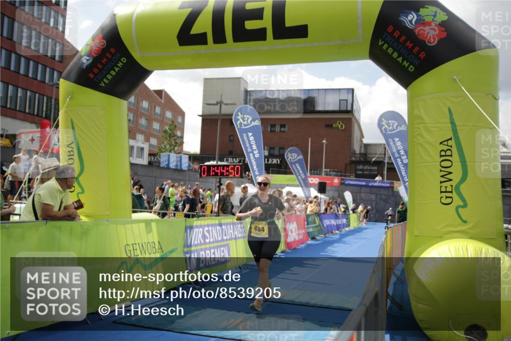 10.08.2025 - GEWOBA Citytriathlon Bremen H.Heesch http://msf.ph/oto/8539205 10.08.2025 11:48:27 Ziel  meine-sportfotos.de