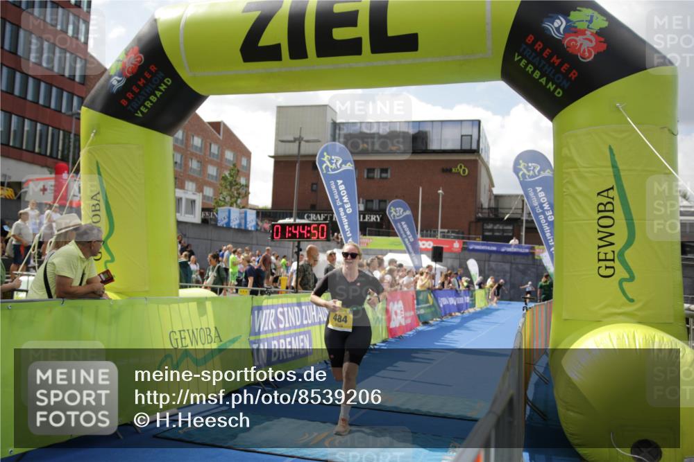10.08.2025 - GEWOBA Citytriathlon Bremen H.Heesch http://msf.ph/oto/8539206 10.08.2025 11:48:27 Ziel  meine-sportfotos.de
