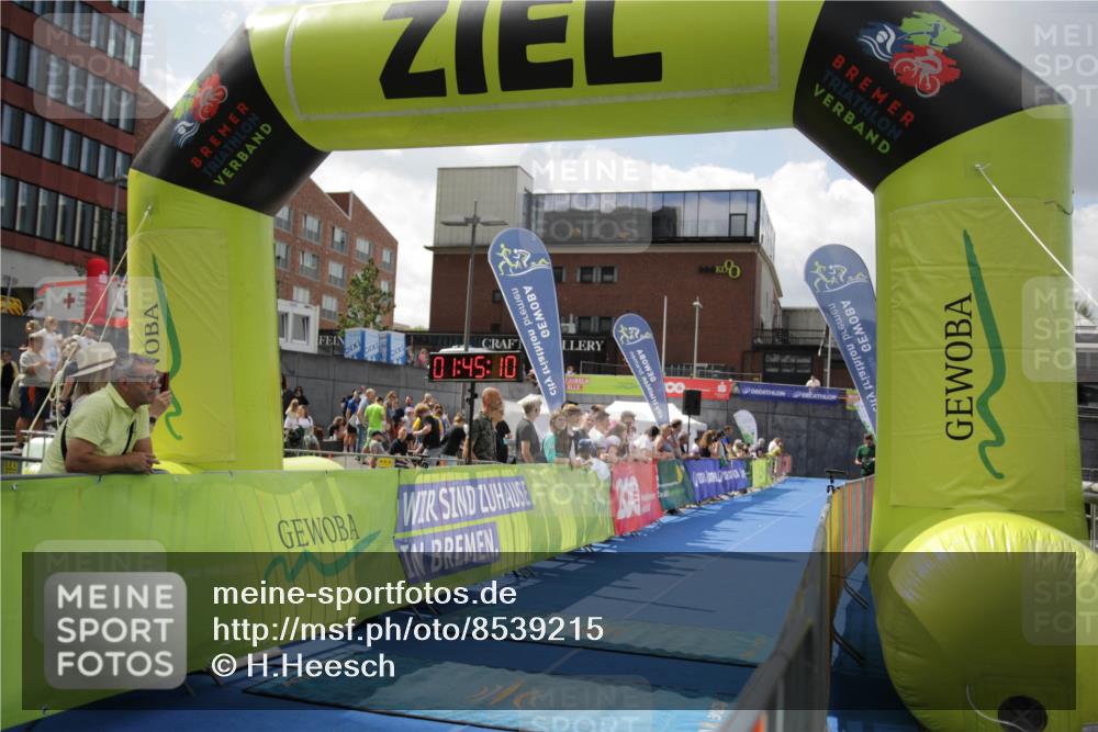 10.08.2025 - GEWOBA Citytriathlon Bremen H.Heesch http://msf.ph/oto/8539215 10.08.2025 11:48:47 Ziel 187 meine-sportfotos.de