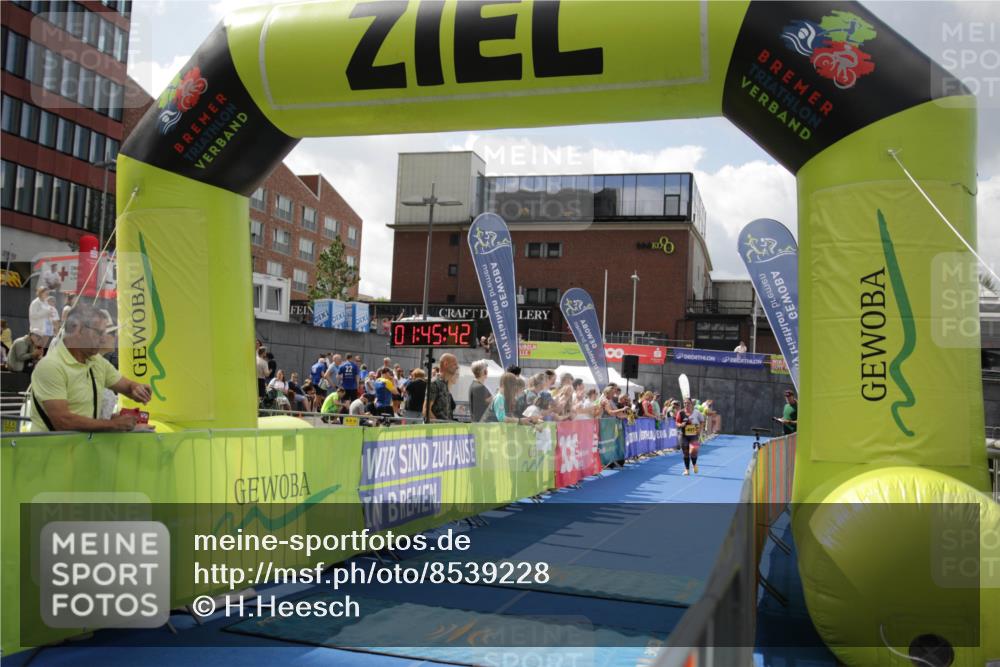 10.08.2025 - GEWOBA Citytriathlon Bremen H.Heesch http://msf.ph/oto/8539228 10.08.2025 11:49:19 Ziel  meine-sportfotos.de