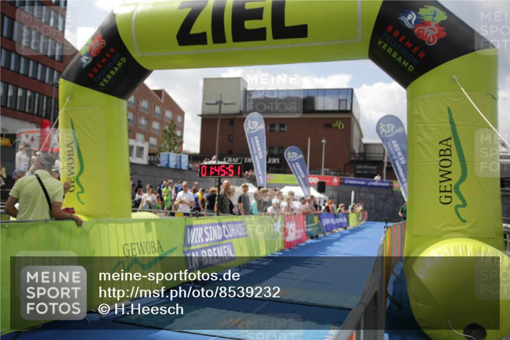 10.08.2025 - GEWOBA Citytriathlon Bremen H.Heesch http://msf.ph/oto/8539232 10.08.2025 11:49:28 Ziel 497 meine-sportfotos.de