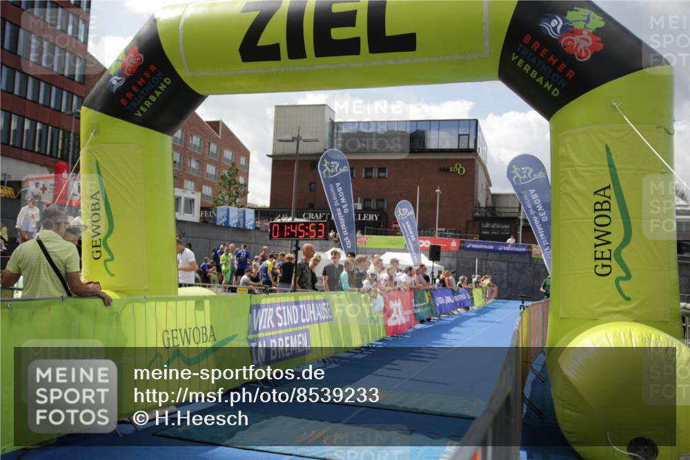 10.08.2025 - GEWOBA Citytriathlon Bremen H.Heesch http://msf.ph/oto/8539233 10.08.2025 11:49:30 Ziel 497 meine-sportfotos.de
