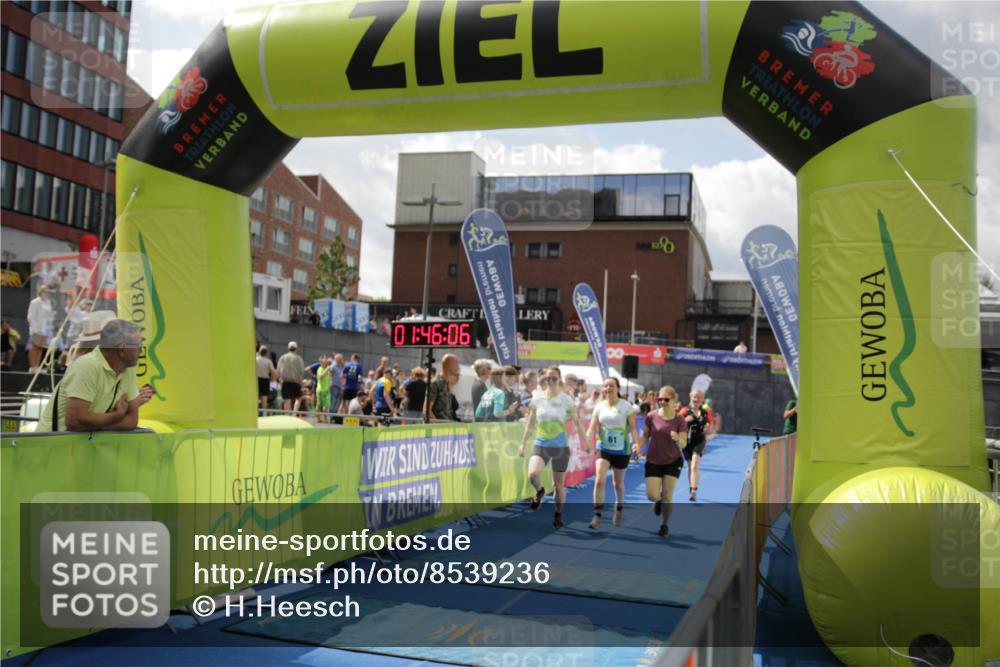 10.08.2025 - GEWOBA Citytriathlon Bremen H.Heesch http://msf.ph/oto/8539236 10.08.2025 11:49:42 Ziel  meine-sportfotos.de