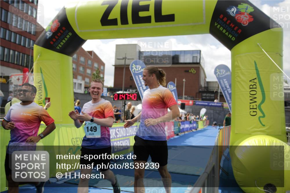 10.08.2025 - GEWOBA Citytriathlon Bremen H.Heesch http://msf.ph/oto/8539239 10.08.2025 11:51:17 Ziel 149, 361 meine-sportfotos.de