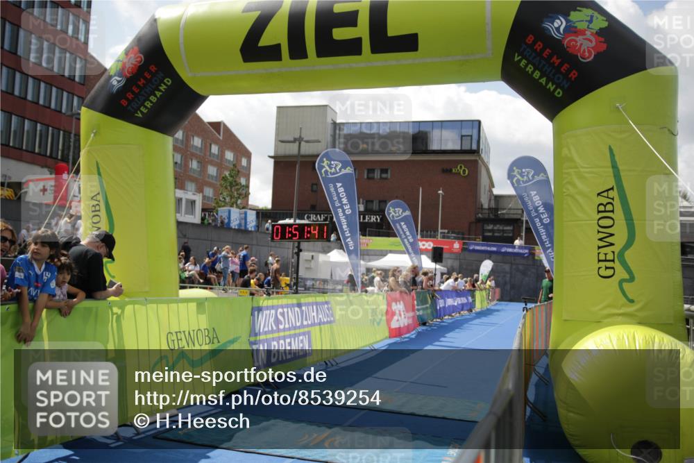 10.08.2025 - GEWOBA Citytriathlon Bremen H.Heesch http://msf.ph/oto/8539254 10.08.2025 11:55:18 Ziel 436 meine-sportfotos.de