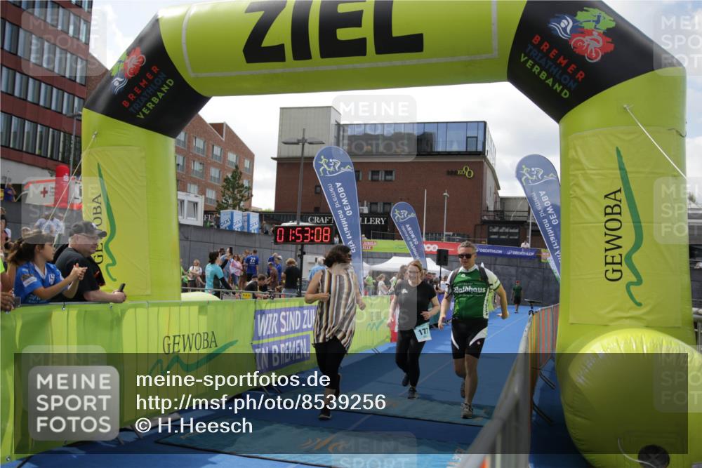 10.08.2025 - GEWOBA Citytriathlon Bremen H.Heesch http://msf.ph/oto/8539256 10.08.2025 11:56:45 Ziel 177 meine-sportfotos.de