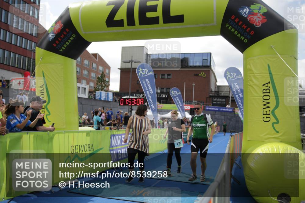 10.08.2025 - GEWOBA Citytriathlon Bremen H.Heesch http://msf.ph/oto/8539258 10.08.2025 11:56:45 Ziel 177 meine-sportfotos.de