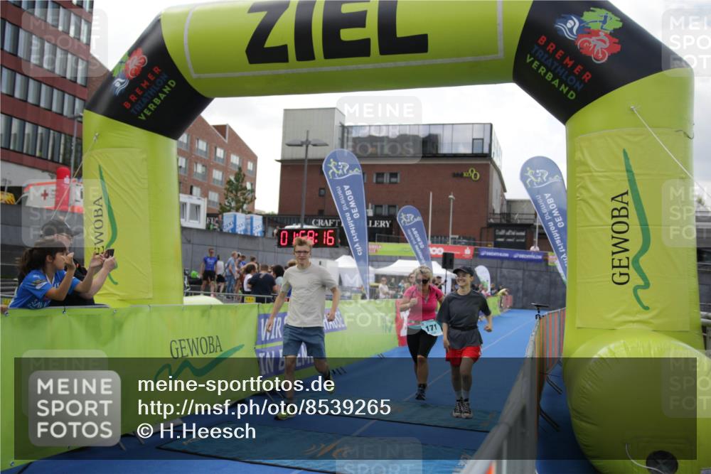 10.08.2025 - GEWOBA Citytriathlon Bremen H.Heesch http://msf.ph/oto/8539265 10.08.2025 12:01:54 Ziel 171 meine-sportfotos.de