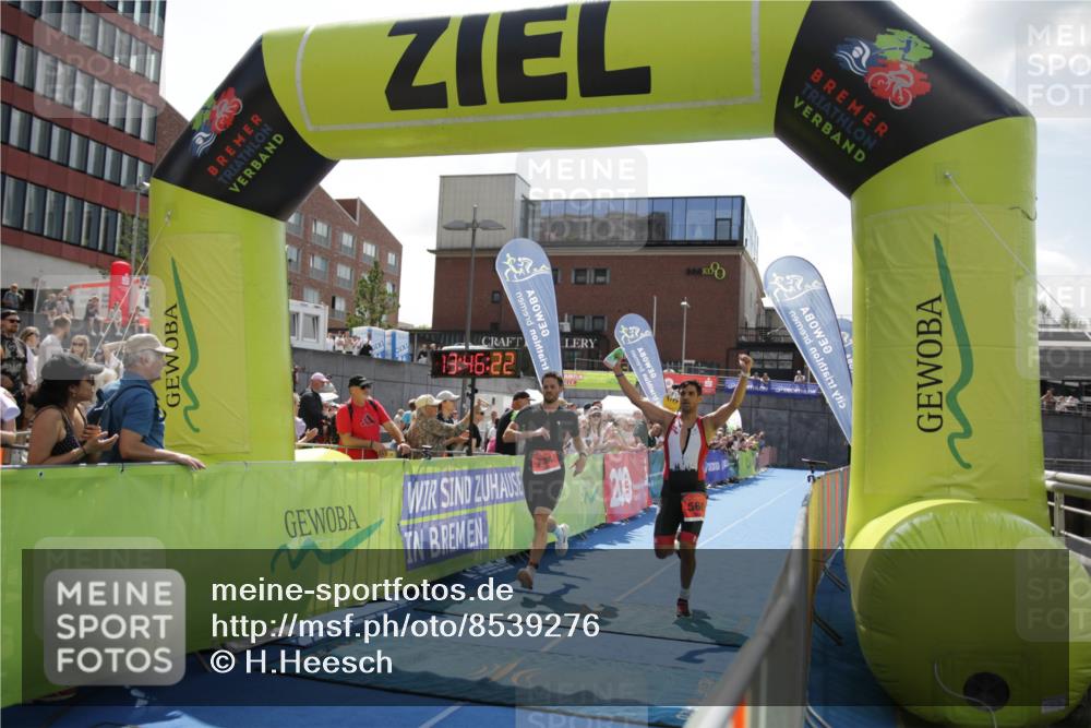 10.08.2025 - GEWOBA Citytriathlon Bremen H.Heesch http://msf.ph/oto/8539276 10.08.2025 13:46:21 Ziel 560, 734 meine-sportfotos.de
