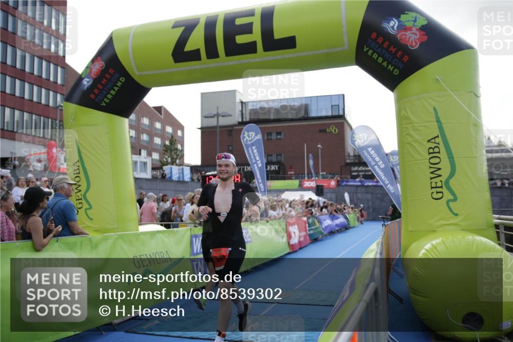 10.08.2025 - GEWOBA Citytriathlon Bremen H.Heesch http://msf.ph/oto/8539302 10.08.2025 13:55:27 Ziel 579 meine-sportfotos.de