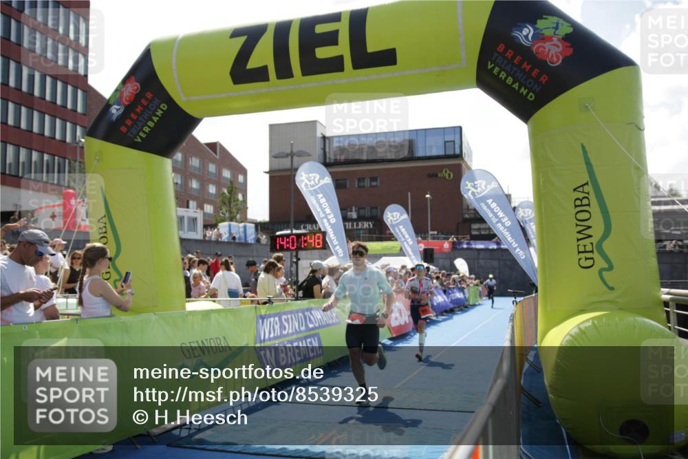 10.08.2025 - GEWOBA Citytriathlon Bremen H.Heesch http://msf.ph/oto/8539325 10.08.2025 14:01:47 Ziel 680, 846, 889 meine-sportfotos.de