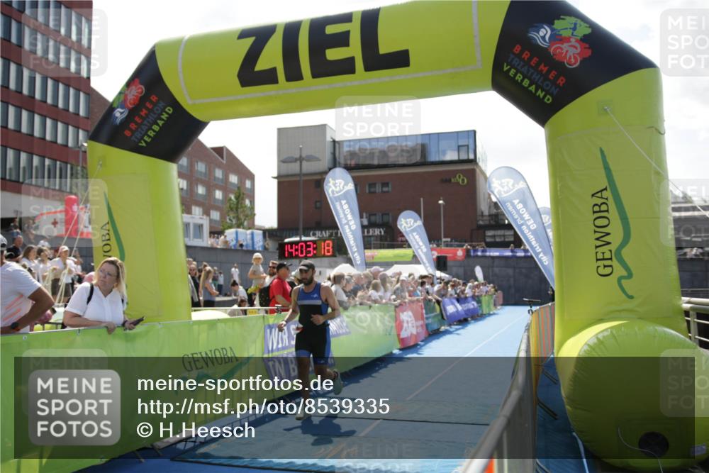 10.08.2025 - GEWOBA Citytriathlon Bremen H.Heesch http://msf.ph/oto/8539335 10.08.2025 14:03:16 Ziel 608, 768, 786, 799 meine-sportfotos.de