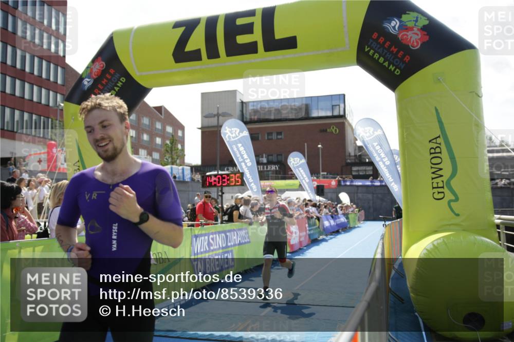 10.08.2025 - GEWOBA Citytriathlon Bremen H.Heesch http://msf.ph/oto/8539336 10.08.2025 14:03:34 Ziel 651, 763 meine-sportfotos.de