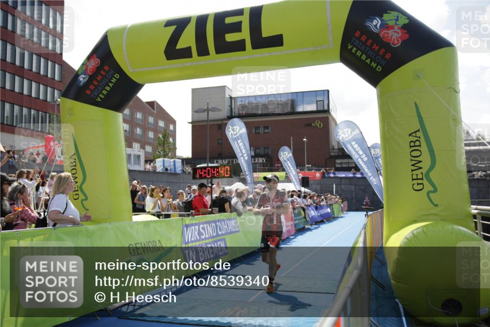 10.08.2025 - GEWOBA Citytriathlon Bremen H.Heesch http://msf.ph/oto/8539340 10.08.2025 14:04:39 Ziel  meine-sportfotos.de