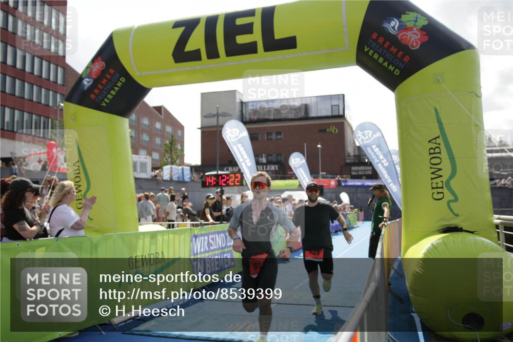 10.08.2025 - GEWOBA Citytriathlon Bremen H.Heesch http://msf.ph/oto/8539399 10.08.2025 14:12:21 Ziel 611, 745 meine-sportfotos.de