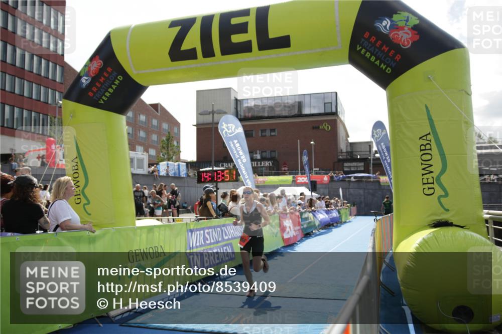 10.08.2025 - GEWOBA Citytriathlon Bremen H.Heesch http://msf.ph/oto/8539409 10.08.2025 14:13:50 Ziel 679, 891, 966 meine-sportfotos.de