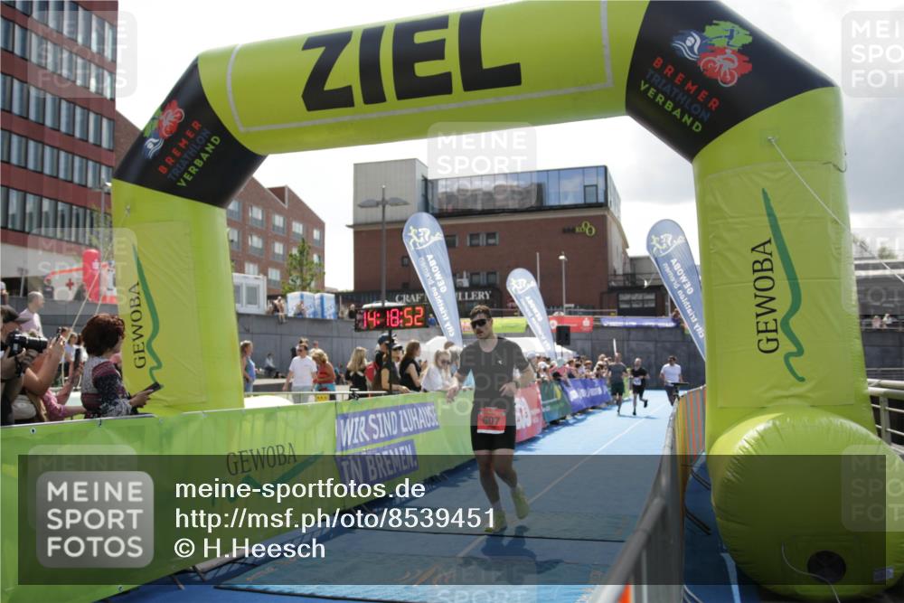 10.08.2025 - GEWOBA Citytriathlon Bremen H.Heesch http://msf.ph/oto/8539451 10.08.2025 14:18:50 Ziel 607 meine-sportfotos.de
