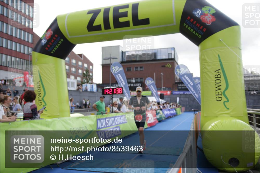 10.08.2025 - GEWOBA Citytriathlon Bremen H.Heesch http://msf.ph/oto/8539463 10.08.2025 14:21:37 Ziel 712, 913 meine-sportfotos.de