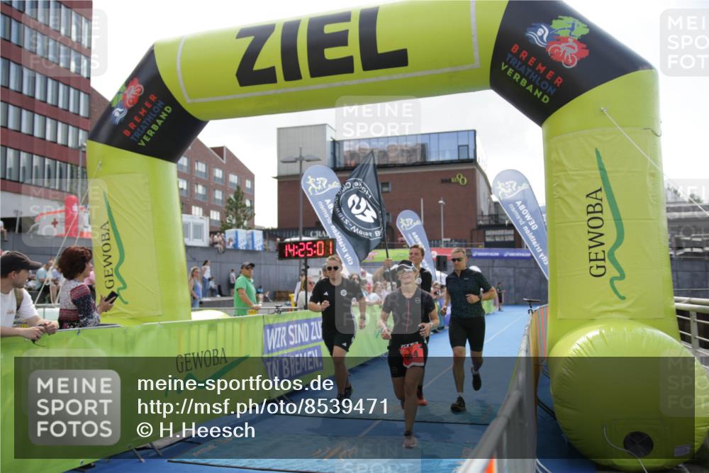 10.08.2025 - GEWOBA Citytriathlon Bremen H.Heesch http://msf.ph/oto/8539471 10.08.2025 14:24:59 Ziel 765, 894, 964, 1023 meine-sportfotos.de