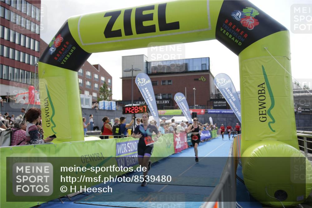 10.08.2025 - GEWOBA Citytriathlon Bremen H.Heesch http://msf.ph/oto/8539480 10.08.2025 14:28:46 Ziel 1019 meine-sportfotos.de