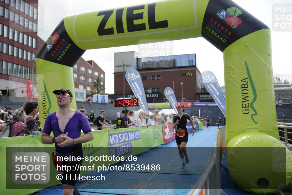 10.08.2025 - GEWOBA Citytriathlon Bremen H.Heesch http://msf.ph/oto/8539486 10.08.2025 14:29:01 Ziel 782, 944, 1001, 1025 meine-sportfotos.de