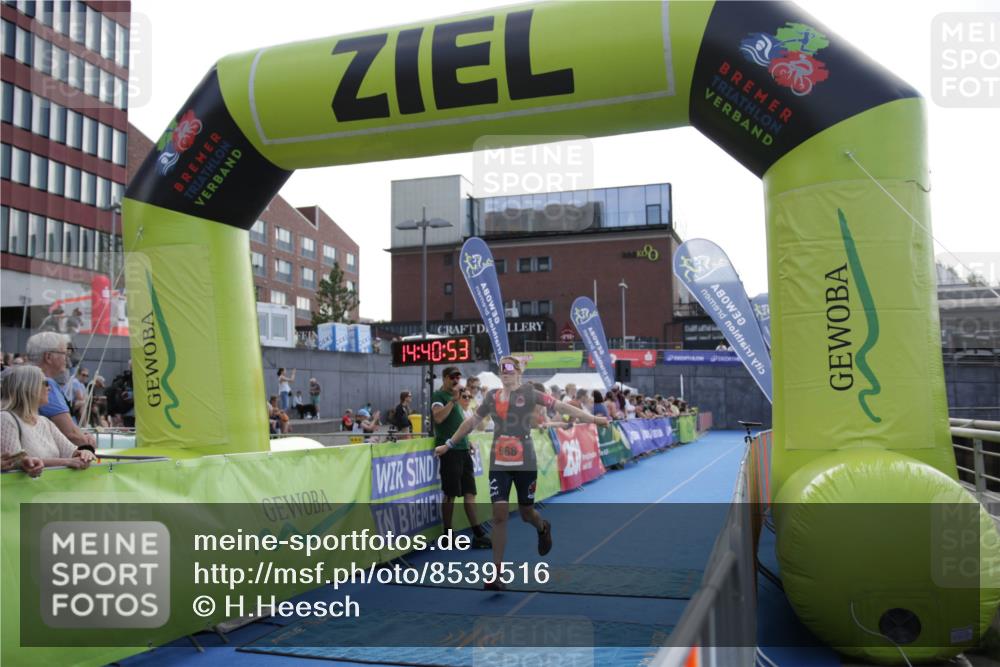 10.08.2025 - GEWOBA Citytriathlon Bremen H.Heesch http://msf.ph/oto/8539516 10.08.2025 14:40:52 Ziel 968 meine-sportfotos.de