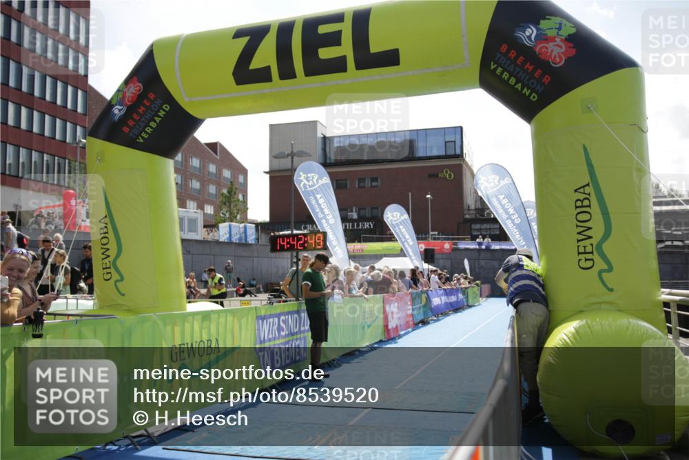 10.08.2025 - GEWOBA Citytriathlon Bremen H.Heesch http://msf.ph/oto/8539520 10.08.2025 14:42:48 Ziel 1032 meine-sportfotos.de