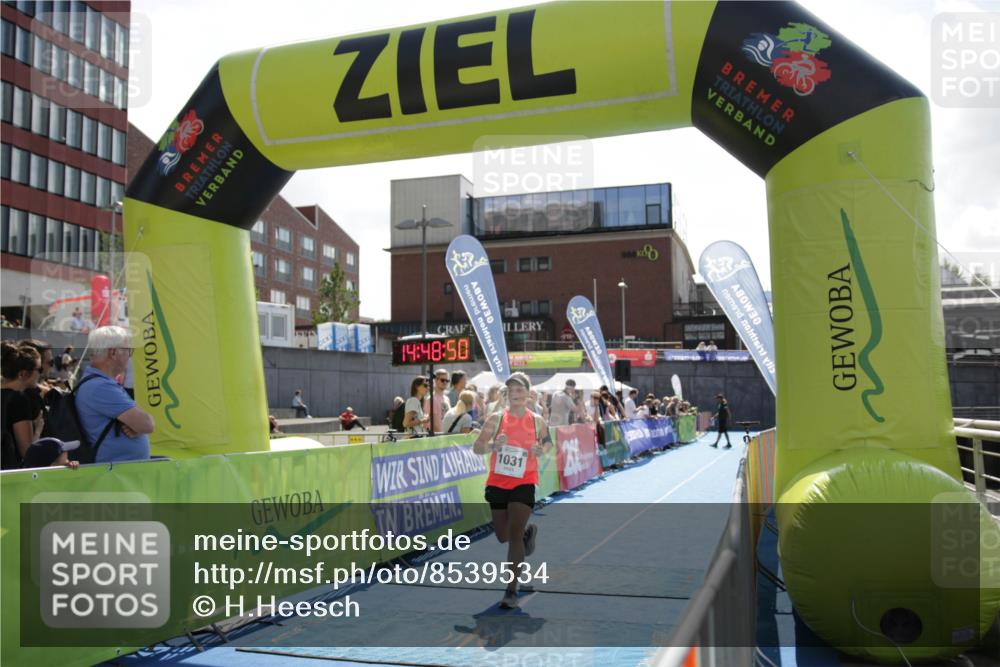 10.08.2025 - GEWOBA Citytriathlon Bremen H.Heesch http://msf.ph/oto/8539534 10.08.2025 14:48:50 Ziel 1031 meine-sportfotos.de