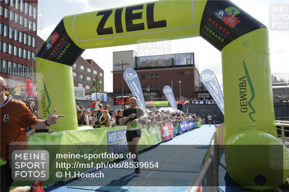10.08.2025 - GEWOBA Citytriathlon Bremen H.Heesch http://msf.ph/oto/8539654 10.08.2025 15:21:05 Ziel 198, 272 meine-sportfotos.de