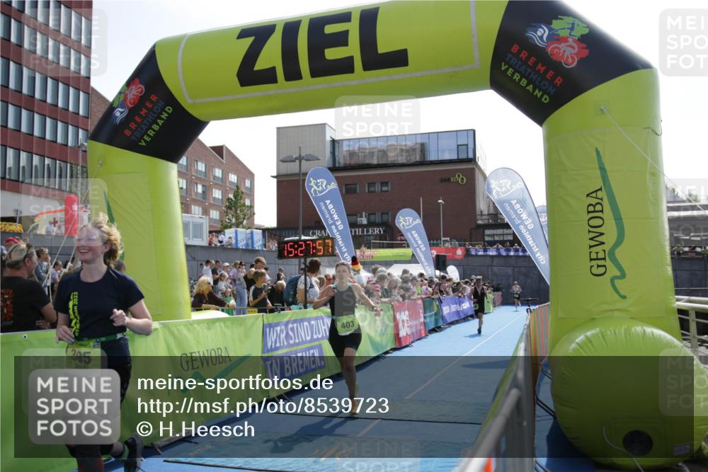 10.08.2025 - GEWOBA Citytriathlon Bremen H.Heesch http://msf.ph/oto/8539723 10.08.2025 15:27:56 Ziel 382, 395 meine-sportfotos.de