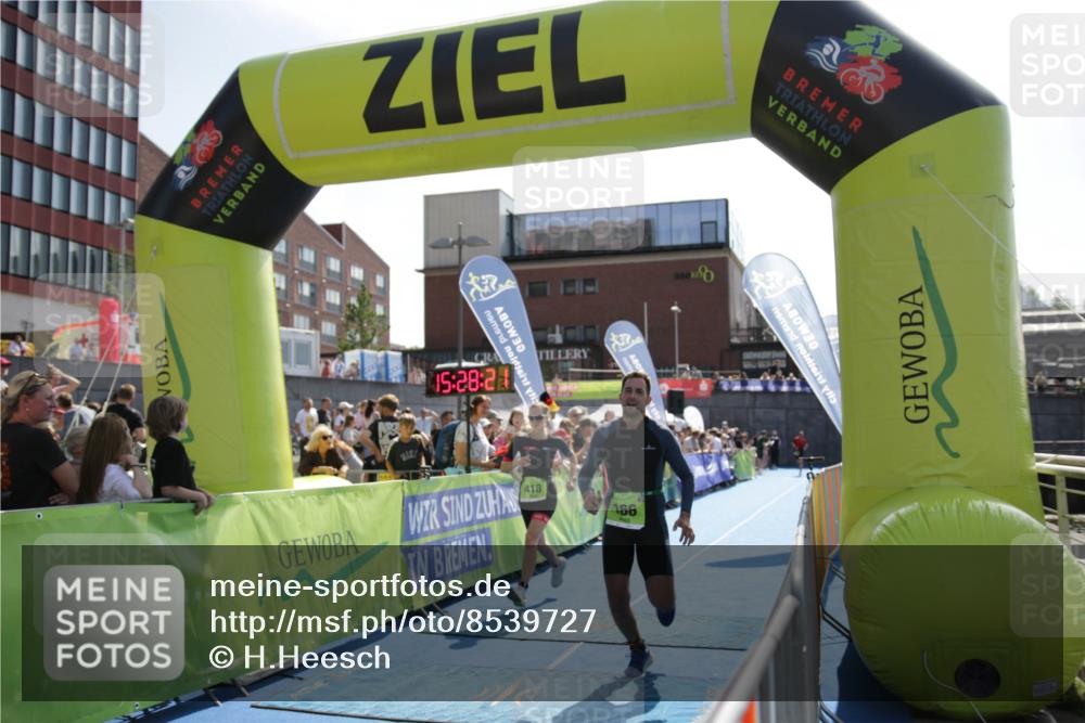 10.08.2025 - GEWOBA Citytriathlon Bremen H.Heesch http://msf.ph/oto/8539727 10.08.2025 15:28:19 Ziel 422 meine-sportfotos.de
