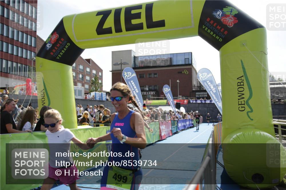 10.08.2025 - GEWOBA Citytriathlon Bremen H.Heesch http://msf.ph/oto/8539734 10.08.2025 15:28:59 Ziel 499 meine-sportfotos.de