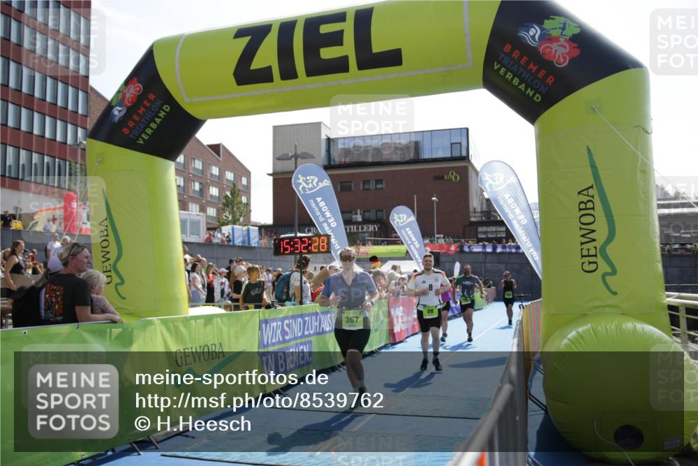 10.08.2025 - GEWOBA Citytriathlon Bremen H.Heesch http://msf.ph/oto/8539762 10.08.2025 15:32:27 Ziel 367, 469 meine-sportfotos.de