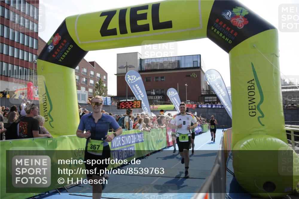 10.08.2025 - GEWOBA Citytriathlon Bremen H.Heesch http://msf.ph/oto/8539763 10.08.2025 15:32:27 Ziel 367, 469 meine-sportfotos.de