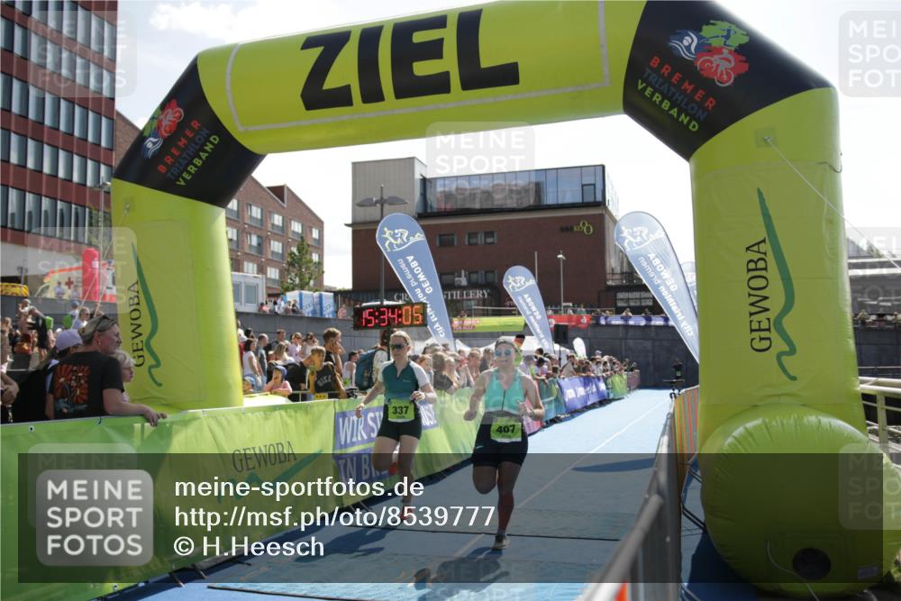 10.08.2025 - GEWOBA Citytriathlon Bremen H.Heesch http://msf.ph/oto/8539777 10.08.2025 15:34:04 Ziel 337, 517 meine-sportfotos.de