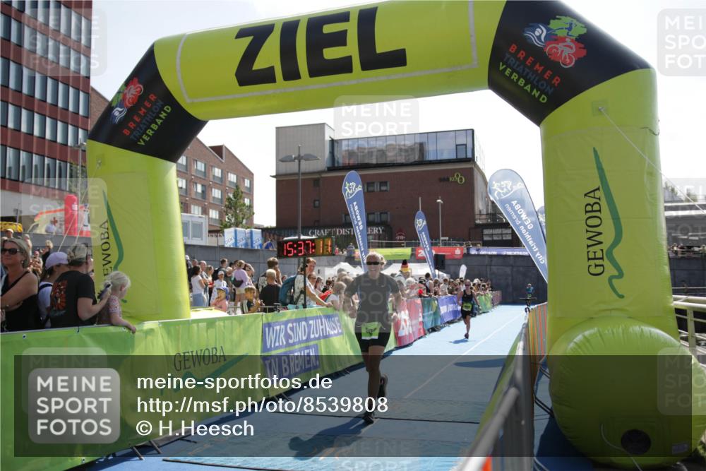 10.08.2025 - GEWOBA Citytriathlon Bremen H.Heesch http://msf.ph/oto/8539808 10.08.2025 15:37:10 Ziel 9, 220, 359, 504 meine-sportfotos.de