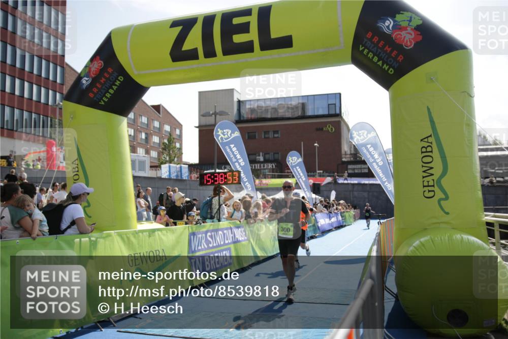 10.08.2025 - GEWOBA Citytriathlon Bremen H.Heesch http://msf.ph/oto/8539818 10.08.2025 15:38:52 Ziel 120 meine-sportfotos.de