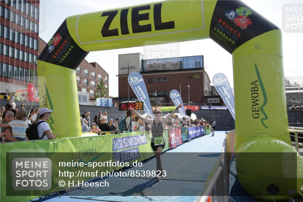 10.08.2025 - GEWOBA Citytriathlon Bremen H.Heesch http://msf.ph/oto/8539823 10.08.2025 15:39:21 Ziel 523 meine-sportfotos.de