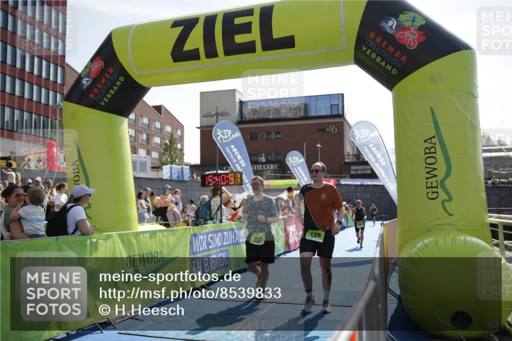 10.08.2025 - GEWOBA Citytriathlon Bremen H.Heesch http://msf.ph/oto/8539833 10.08.2025 15:40:50 Ziel 128, 153, 366, 370, 509 meine-sportfotos.de