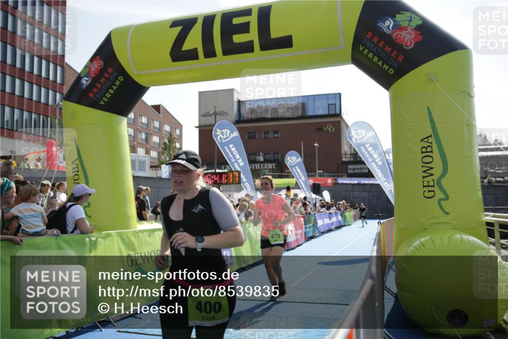 10.08.2025 - GEWOBA Citytriathlon Bremen H.Heesch http://msf.ph/oto/8539835 10.08.2025 15:41:17 Ziel 237, 347, 400, 475 meine-sportfotos.de
