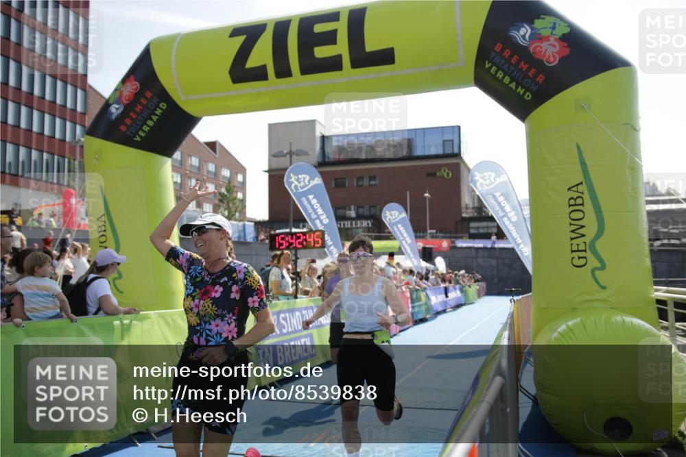 10.08.2025 - GEWOBA Citytriathlon Bremen H.Heesch http://msf.ph/oto/8539838 10.08.2025 15:42:44 Ziel 181, 433, 518 meine-sportfotos.de