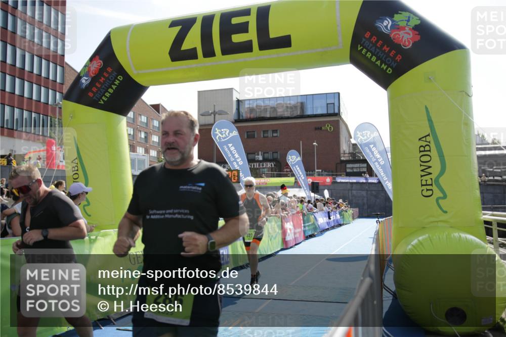 10.08.2025 - GEWOBA Citytriathlon Bremen H.Heesch http://msf.ph/oto/8539844 10.08.2025 15:43:19 Ziel 179, 286, 291, 322 meine-sportfotos.de