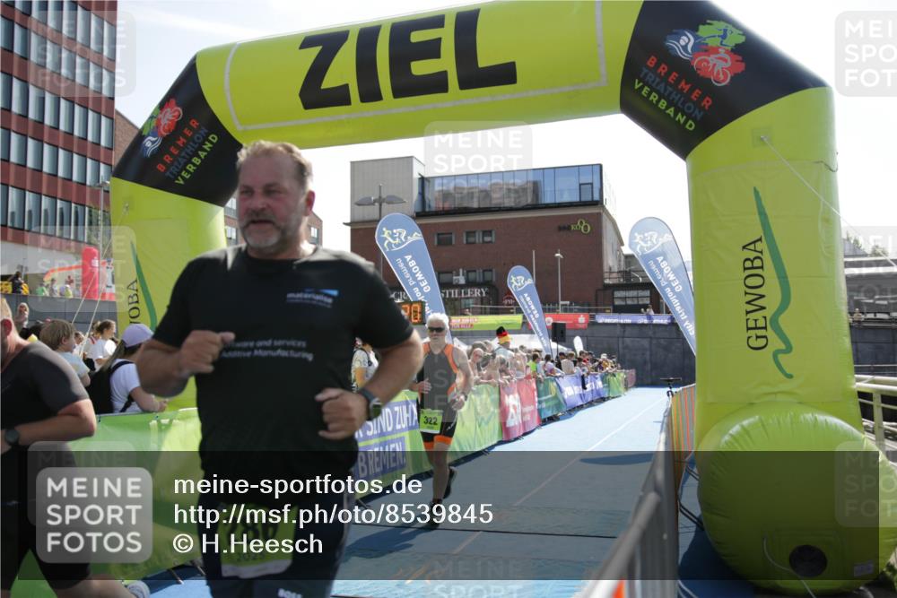 10.08.2025 - GEWOBA Citytriathlon Bremen H.Heesch http://msf.ph/oto/8539845 10.08.2025 15:43:19 Ziel 179, 286, 291, 322 meine-sportfotos.de
