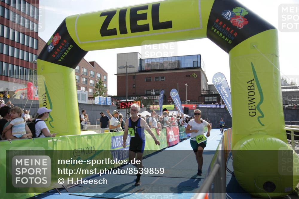 10.08.2025 - GEWOBA Citytriathlon Bremen H.Heesch http://msf.ph/oto/8539859 10.08.2025 15:44:37 Ziel 183, 331, 451 meine-sportfotos.de