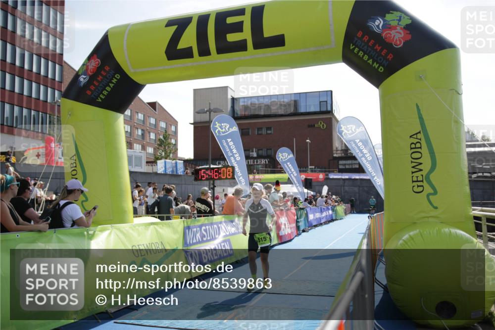 10.08.2025 - GEWOBA Citytriathlon Bremen H.Heesch http://msf.ph/oto/8539863 10.08.2025 15:46:07 Ziel 515 meine-sportfotos.de