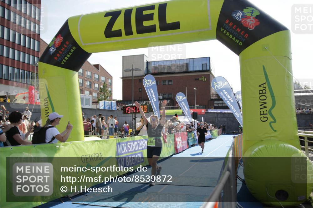 10.08.2025 - GEWOBA Citytriathlon Bremen H.Heesch http://msf.ph/oto/8539872 10.08.2025 15:47:02 Ziel 434 meine-sportfotos.de